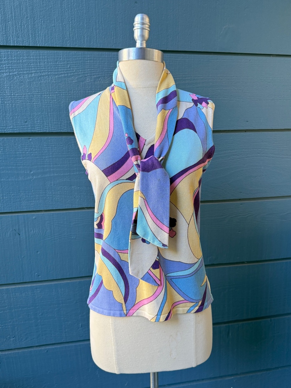 Joseph A Multi-color psychedelic silk knit tie neck top ✨🌈✨